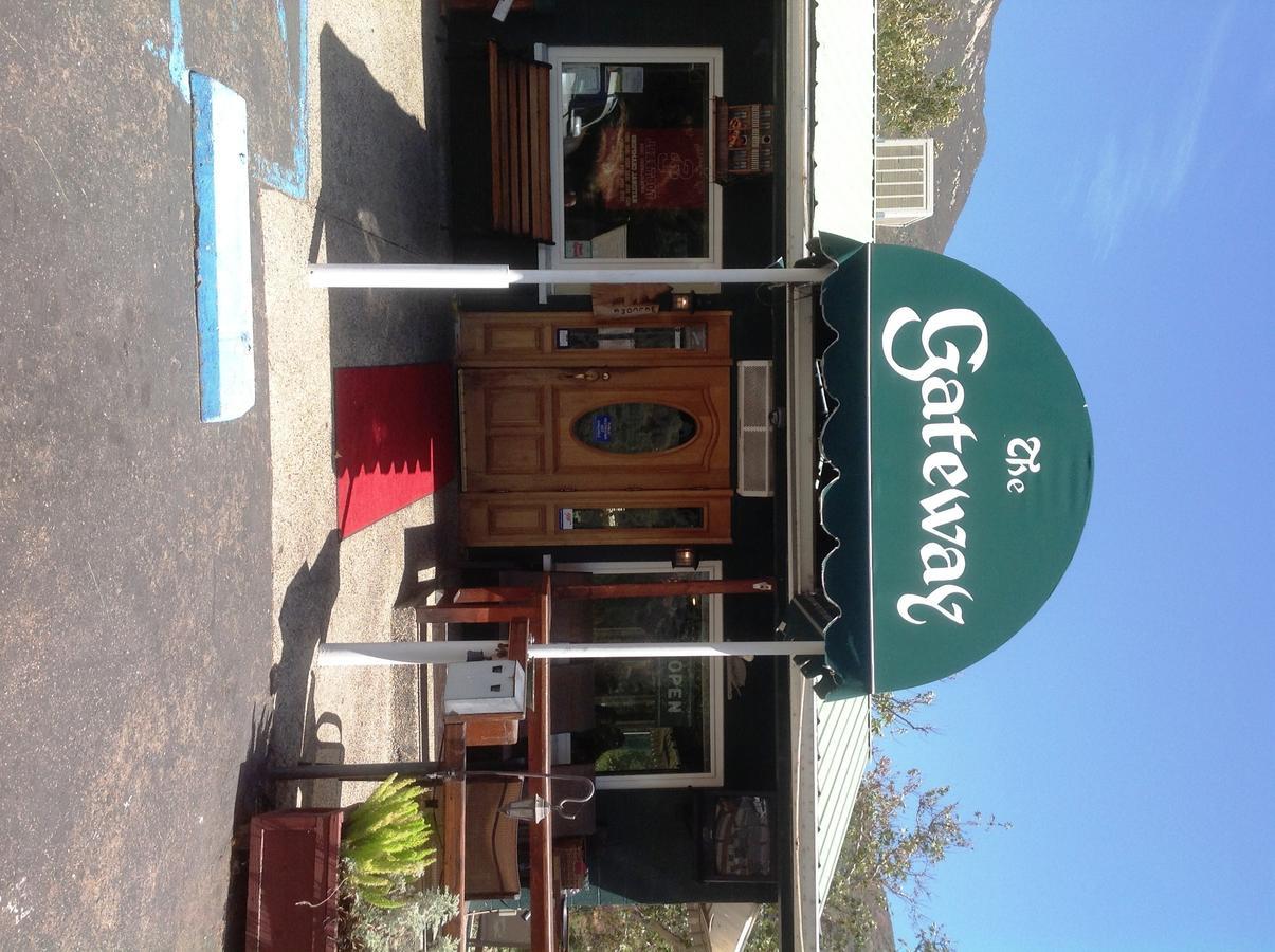 ת'רי ריברס The Gateway Restaurant & Lodge מראה חיצוני תמונה
